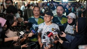 Kementerian Koordinator Bidang Pemberdayaan Masyarakat terus melakukan koordinasi dengan Kementerian Luar Negeri serta Kementerian Pelindungan Pekerja Migran Indonesia untuk memantau perkembangan pencarian tiga Anak Buah Kapal (ABK) WNI.