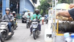 Kebijakan pemerintah yang menetapkan Bonus Hari Raya (BHR) membawa berkah bagi para pengemudi ojek online (ojol) menjelang Lebaran 2026. Sudah dua tahun berturut-turut pemerintah membuat kebijakan BHR.