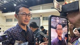 Komisi Pemberantasan Korupsi (KPK) menetapkan ajudan Gubernur Riau nonaktif Abdul Wahid, Jani alias Marjani (MJN), sebagai tersangka baru dalam kasus dugaan pemerasan di lingkungan Pemerintah Provinsi Riau.