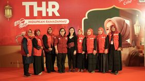 Gerakan berbagi selama Ramadan tahun ini tak hanya datang dari lembaga sosial atau perusahaan, tetapi juga dari ribuan ibu rumah tangga yang turun langsung ke dapur-dapur masjid. Lebih dari 2.000 ibu relawan di berbagai daerah terlibat menyiapkan pul