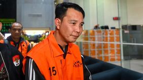 Komisi Pemberantasan Korupsi (KPK) menahan Bupati Rejang Lebong Muhammad Fikri Thobari bersama empat orang lainnya yang menjadi tersangka dalam kasus dugaan suap terkait proyek di lingkungan Pemerintah Kabupaten Rejang Lebong, Bengkulu.