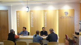 Menteri Agraria dan Tata Ruang/Kepala Badan Pertanahan Nasional (ATR/BPN), Nusron Wahid, memastikan layanan pertanahan bagi masyarakat tetap berjalan meski pemerintah menerapkan kebijakan work from anywhere (WFA). 
