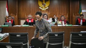 Menteri Pendidikan, Kebudayaan, Riset, dan Teknologi periode 2019&ndash;2024 Nadiem Anwar Makarim menegaskan tidak lagi mencampuri urusan PT Gojek Indonesia sejak dirinya menjabat sebagai menteri pada 2019.