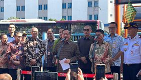 Gubernur DKI Jakarta, Pramono Anung resmi meluncurkan layanan Transjabodetabek rute Blok M&ndash;Bandara Soekarno-Hatta (SH2) di kawasan Blok M, Jakarta Selatan, Kamis, 12 Maret 2026.