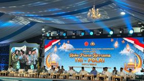 Kepolisian Negara Republik Indonesia (Polri) bersama Tentara Nasional Indonesia (TNI) menggelar kegiatan buka puasa bersama sebagai upaya memperkuat soliditas dan sinergisitas dalam menjaga keamanan serta stabilitas Negara Kesatuan Republik Indonesia