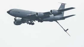  Sebuah pesawat pengisian bahan bakar KC-135 milik Amerika Serikat dilaporkan jatuh di wilayah Irak barat, menurut pernyataan Komando Pusat Amerika Serikat pada Kamis 12 Maret 2026.