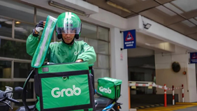 Perusahaan layanan transportasi berbasis aplikasi Grab Indonesia mencatat peningkatan permintaan layanan hingga 35 persen, khususnya di wilayah Jabodetabek selama periode Ramadhan hingga menjelang Hari Raya Idul Fitri 2026.