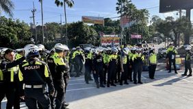 Ratusan personel gabungan dari kepolisian, TNI, hingga instansi terkait disiagakan untuk mengamankan jalur Puncak, Jawa Barat.