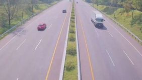 Arus lalu lintas di sepanjang ruas jalan Tol Cikopo-Palimanan (Cipali) terpantau ramai lancar dan cenderung melandai pada H-5 Lebaran atau Senin.