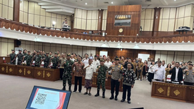 Pemerintah Provinsi Bali bersama sejumlah organisasi keagamaan di daerah itu menyepakati bahwa pelaksanaan malam takbiran dianjurkan dilakukan di rumah masing-masing apabila waktunya bertepatan dengan Hari Raya Nyepi.