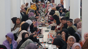 Menyambut bulan suci Ramadhan 2026 yang penuh berkah, Cleo (PT Sariguna Primatirta Tbk) kembali mempertegas komitmen sosialnya melalui aksi nyata berskala nasional. Tahun ini, melalui program unggulan "Berbagi Kemurnian", Cleo memperluas jangkauan.