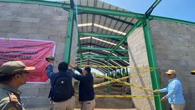 Pemerintah Kota Administrasi Jakarta Selatan mencatat masih banyak lapangan padel yang beroperasi tanpa mengantongi izin Persetujuan Bangunan Gedung (PBG).