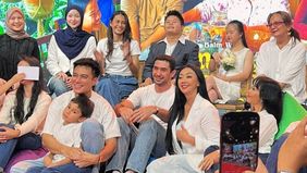 Baim Wong ajak dia anak down syndrome syuting di film terbarunya Semua Akan Baik-baik Saja demi memberikan pengalaman spesial kepada anak difabel.