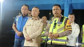 Korps Lalu Lintas (Korlantas) Polri akan mulai memberlakukan rekayasa lalu lintas satu arah (one way) secara nasional pada arus mudik Lebaran 2026. Kebijakan ini diterapkan mulai dari KM 70 Cikampek hingga KM 414 Kalikangkung guna mengurai kepadatan 