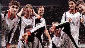 Tim peringkat ketiga, Napoli, memperpanjang rentetan kemenangannya menjadi empat kemenangan berturut-turut. Partenopei menang 1-0 atas Cagliari pada Sabtu (21/3) dan saat ini memiliki 62 poin.