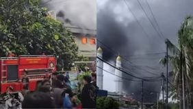 Kebakaran hebat melanda sebuah pabrik kaus kaki di kawasan Tanah Apit, Kecamatan Medan Satria, Kota Bekasi, pada Rabu, 25 Maret 2026 siang.