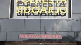 Kepolisian Resor Kota (Polresta) Sidoarjo menyebut kurangnya konsentrasi pengemudi mobil diduga menjadi penyebab kecelakaan maut yang menewaskan dua orang di Jalan Raya Candi, Sidoarjo, Selasa 24 Maret 2026 dini hari.