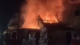 Kebakaran hebat melanda kawasan Asrama Airud di Semper Timur, Cilincing pada Rabu malam, 25 Maret 2026 sekitar pukul 23.30 WIB. 