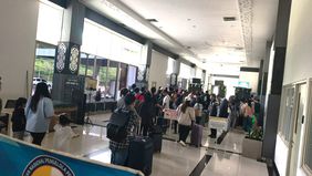 Jumlah itu merupakan akumulasi arus kedatangan dan keberangkatan.