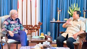 Prabowo Subianto menggelar pertemuan strategis dengan investor global ternama Ray Dalio di kawasan Istana Kepresidenan, Jakarta. Pertemuan ini mencerminkan langkah serius pemerintah dalam memperkuat fondasi keuangan strategis nasional.