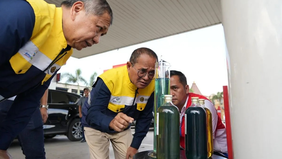 Menteri Energi dan Sumber Daya Mineral (ESDM) Bahlil Lahadalia mengingatkan masyarakat untuk menggunakan energi secara bijak serta tidak melakukan penimbunan bahan bakar minyak (BBM) di tengah kondisi global yang tidak menentu.