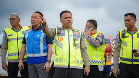 Kepala Korps Lalu Lintas (Kakorlantas) Polri Irjen Pol. Agus Suryonugroho menyampaikan bahwa arus lalu lintas di ruas Tol Cipali kini terpantau lancar setelah diberlakukannya rekayasa lalu lintas satu arah atau one way.