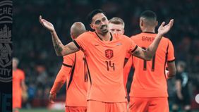 Belanda sebenarnya tampil dominan sejak awal dengan penguasaan bola yang tinggi. Namun, justru Norwegia yang berhasil membuka keunggulan pada menit ke-24 lewat Schjelderup, yang menuntaskan umpan David Moller Wolfe untuk mengubah skor menjadi 1-0.