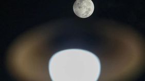 Profesor astronomi dari Badan Riset dan Inovasi Nasional, Thomas Djamaluddin, mengungkapkan bahwa fenomena bulan purnama yang dikenal sebagai pink moon dapat disaksikan masyarakat pada Rabu 1 April 2026 malam.