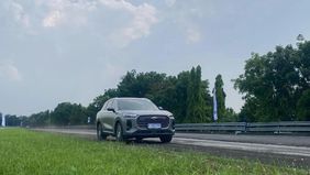 PT Chery Sales Indonesia memberikan klarifikasi terkait insiden kebakaran yang menimpa satu unit Chery Tiggo Cross CSH pada 31 Maret 2026 di ruas Tol Jakarta-Cikampek.