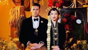 Potret prewedding pesepakbola Justin Hubner dan Jennifer Coppen sudah beredar luas di jagat maya dengan menggunakan konsep adat Jawa.