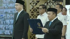 Menteri Imigrasi dan Pemasyarakatan (Imipas), Agus Andrianto, secara resmi melantik serta memimpin pengambilan sumpah jabatan Hendarsam Marantoko sebagai Direktur Jenderal (Dirjen) Imigrasi. 
