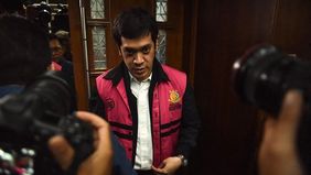 Anak dari Riza Chalid, yakni Muhammad Kerry Adrianto Riza, mengungkapkan bahwa penggunaan nama ayahnya sebagai personal guarantee atau jaminan pribadi dalam pengajuan kredit untuk akuisisi terminal bahan bakar minyak (BBM). 