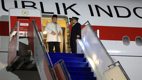 Presiden Republik Indonesia, Prabowo Subianto, tiba di Tanah Air setelah menyelesaikan rangkaian kunjungan kerja resmi kenegaraan ke Jepang dan Korea Selatan.