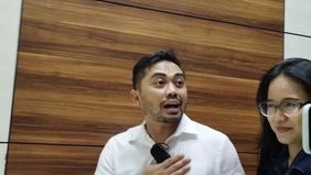 Amsal datang guna mengikuti rapat yang digelar Komisi III DPR RI.