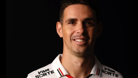 Mantan gelandang Chelsea dan tim nasional Brasil, Oscar, memutuskan mengakhiri karier profesionalnya setelah didiagnosis mengalami gangguan pada jantung.