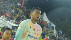 Penjaga gawang Persib Bandung, Teja Paku Alam, tengah memburu catatan impresif dalam kariernya.