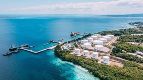  PT Pertamina Energy Terminal (PET) kembali mencatatkan kinerja positif dalam pengelolaan lingkungan dengan meraih PROPER Hijau melalui dua unit operasinya, yaitu Terminal LPG Tanjung Sekong dan Fuel Terminal Baubau.