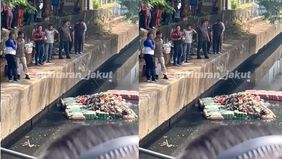 Belum diketahui secara pasti identitas maupun penyebab kematian pria tersebut karena tidak ditemukan tanda pengenal di sekitar lokasi.