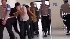 Sanksi telah diberikan terhadap mereka.