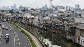 Bank Dunia memperkirakan pertumbuhan ekonomi Indonesia pada tahun 2026 berada di angka 4,7 persen, sedikit lebih rendah dari proyeksi sebelumnya sebesar 4,8 persen. Proyeksi tersebut tercantum dalam laporan East Asia and Pacific Economic Update edisi