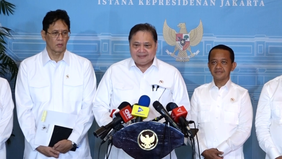 Presiden Prabowo Subianto menegaskan bahwa pemerintah berkomitmen untuk menjaga rasio utang di bawah 40 persen dari Produk Domestik Bruto (PDB) dan defisit APBN di bawah 3 persen.