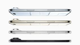 Perusahaan teknologi Apple dikabarkan tengah menyiapkan peluncuran sejumlah perangkat baru, termasuk iPhone Air 2 dan iPhone 18e pada tahun 2027. Informasi ini disampaikan oleh analis Mark Gurman dari Bloomberg.