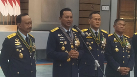 Kepala Staf TNI Angkatan Udara (KSAU) Mohamad Tonny Harjono menyatakan pihaknya masih menunggu keputusan dari Kementerian Pertahanan terkait rencana penambahan empat unit pesawat angkut A400M.