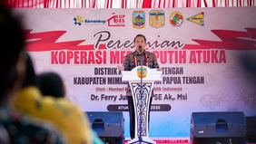Menteri Koperasi Ferry Juliantono menegaskan komitmen pemerintah pusat dalam memperkuat dukungan permodalan Koperasi Desa (Kopdes) Merah Putih di Kampung Atuka, Kabupaten Mimika, Papua Tengah.