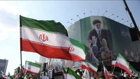 Presiden Iran Masoud Pezeshkian menyampaikan bahwa keputusan untuk melakukan negosiasi dengan Amerika Serikat serta menerima gencatan senjata telah mendapat persetujuan dari Pemimpin Tertinggi Iran, Mojtaba Khamenei.