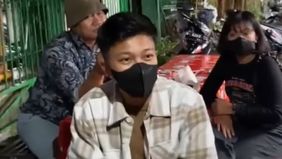 Rey, perempuan yang dituduh mengaku sebagai pria saat menikahi Intan Anggraeni, memberikan klarifikasi dan membantah seluruh tuduhan yang dialamatkan kepadanya. Ia menegaskan bahwa sejak awal Intan disebut telah mengetahui identitas dirinya.