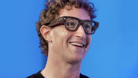 Perusahaan teknologi Meta dikabarkan tengah mengembangkan karakter virtual berbasis kecerdasan buatan (AI) yang meniru gaya komunikasi CEO-nya, Mark Zuckerberg.