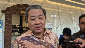 Ketua Umum Gabungan Produsen Makanan Minuman Indonesia (GAPMMI) Adhi Lukman menyampaikan bahwa industri makanan dan minuman nasional menghadapi tekanan serius akibat menipisnya stok plastik kemasan. 
