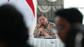 Menteri Koordinator Bidang Perekonomian RI, Airlangga Hartarto, menjelaskan bahwa kondisi ekonomi Indonesia saat ini tetap tangguh di tengah gejolak global. Jauh dari krisis, berbeda dengan tahun 1998 lalu.