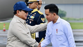 Wakil Presiden Gibran Rakabuming Raka menyambut kedatangan Presiden Prabowo Subianto yang kembali ke Tanah Air usai menjalani kunjungan kerja ke Eropa. Penyambutan berlangsung di Pangkalan TNI AU Halim Perdanakusuma pada Rabu, 15 April 2026.
